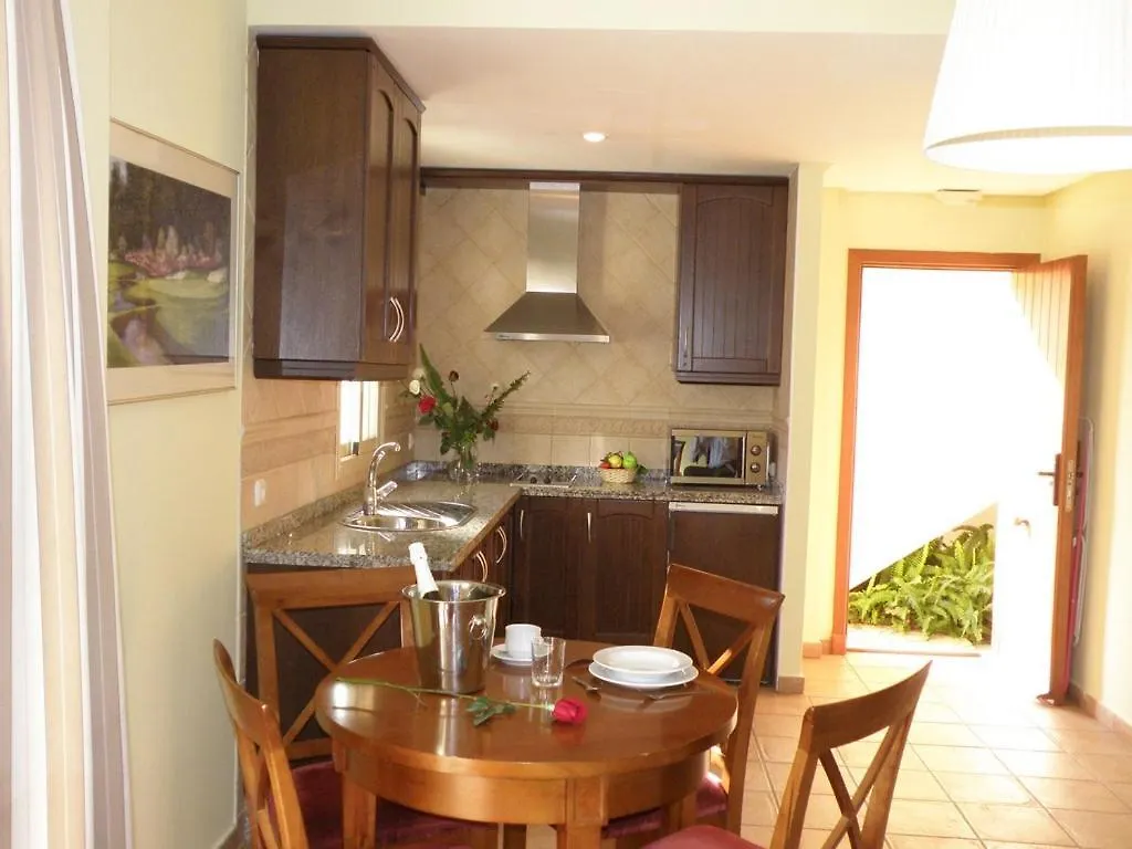 Apartamentos Vista Real Alcaidesa 0*,  Spain